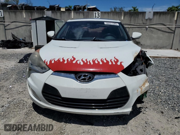 2013 Hyundai Veloster w/Gray Int with VIN KMHTC6AD1DU166305, listed as a Copart auction lot 60371385 with 88,101 mi miles and Salvage title. Bid and sale history available at DreamBid. Image 5.