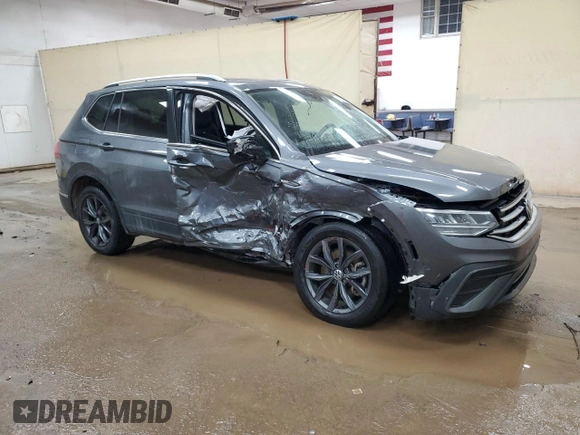2023 Volkswagen Tiguan SE z VIN 3VVMB7AX5PM029437, wystawiony jako Copart lot #44902825 z przebiegiem 54 167 mil mil oraz Szkoda całkowita • Salvage title. Historia ofert i sprzedaży dostępna na DreamBid. Obrazek 4.
