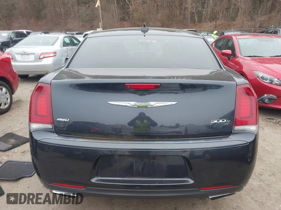 2015 Chrysler 300 with VIN 2C3CCAGG5FH814392, listed as a IAAI auction lot 41239339 with 142,046 mi miles. Bid and sale history available at carsss.com. Image 16.