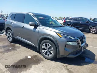 2021 Nissan Rogue SV z VIN 5N1AT3BBXMC837107, wystawiony jako IAAI lot #42086470 z przebiegiem 67 964 mil mil oraz . Historia ofert i sprzedaży dostępna na DreamBid. Obrazek 1.