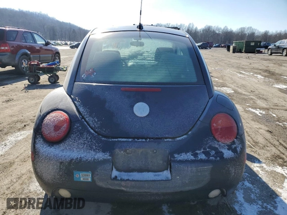 2005 Volkswagen New Beetle Coupe GLS with VIN 3VWCK31C65M403080, listed as a Copart auction lot 45346465 with 118,716 mi miles and Salvage Title. Bid and sale history available at carsss.com. Image 6.