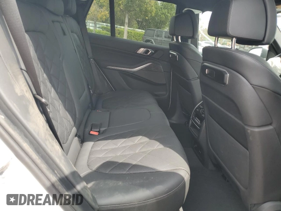 2024 BMW X5 xDrive40i z VIN 5UX23EU04R9T59544, wystawiony jako Copart lot #48216655 z przebiegiem 23 706 mil mil oraz Tytuł czysty. Historia ofert i sprzedaży dostępna na DreamBid. Obrazek 11.