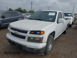 2012 Chevrolet Colorado Work Truck z VIN 1GCESBF90C8125314, wystawiony jako IAAI lot #42125523 z przebiegiem Nie podano mil oraz . Historia ofert i sprzedaży dostępna na DreamBid. Obrazek 6.