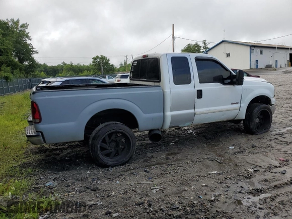 2005 Ford Super Duty F-250 XL with VIN 1FTSX21P15EA43770, listed as a Copart auction lot 65892814 with 136,698 mi miles and Salvage Title. Bid and sale history available at carsss.com. Image 3.