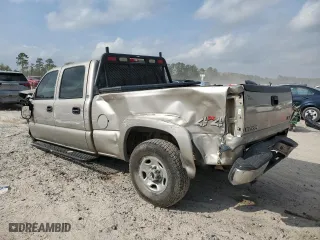 2001 GMC Sierra 2500HD SLE with VIN 1GTHK23U61F195057, listed as a Copart auction lot 82036024 with 116,211 mi miles and Salvage Title. Bid and sale history available at carsss.com. Image 2.
