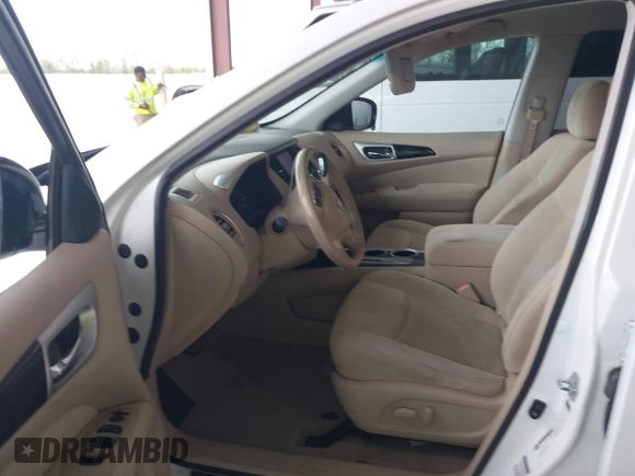 2014 Nissan Pathfinder SV with VIN 5N1AR2MN4EC716333, listed as a IAAI auction lot 41914147 with 159,987 mi miles. Bid and sale history available at carsss.com. Image 5.