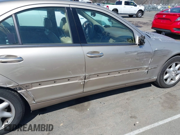 2004 Mercedes-Benz C 320 with VIN WDBRF64J54F497060, listed as a IAAI auction lot 41829238 with 204,205 mi miles and . Bid and sale history available at DreamBid. Image 12.
