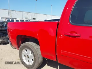 2011 Chevrolet Silverado 1500 LT with VIN 3GCPCSE00BG281371, listed as a IAAI auction lot 41993885 with 174,880 mi miles and . Bid and sale history available at DreamBid. Image 17.