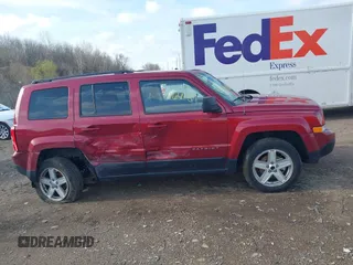 2014 Jeep Patriot Latitude with VIN 1C4NJRFB0ED628074, listed as a IAAI auction lot 41946451 with 92,118 mi miles and . Bid and sale history available at carsss.com. Image 13.