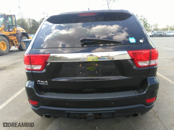 2011 Jeep Grand Cherokee Laredo with VIN 1J4RR4GTXBC538060, listed as a IAAI auction lot 41964694 with 152,999 mi miles. Bid and sale history available at carsss.com. Image 17.
