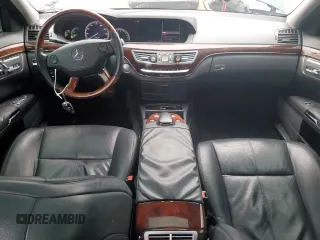 2007 Mercedes-Benz S 550 z VIN WDDNG86X07A108018, wystawiony jako Copart lot #57349965 z przebiegiem Nie podano mil oraz Czysty tytuł • Clean title. Historia ofert i sprzedaży dostępna na DreamBid. Obrazek 8.