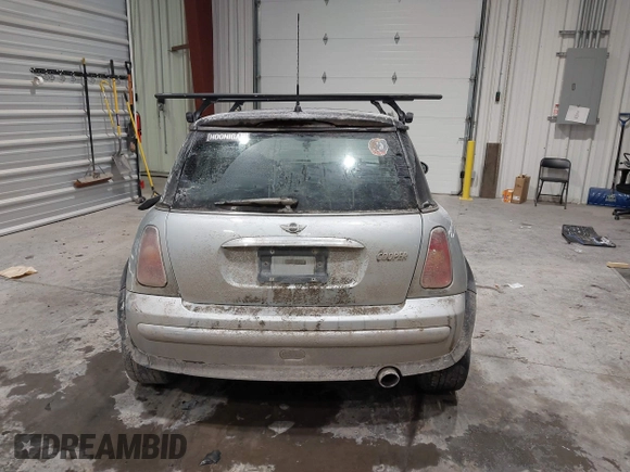 2002 MINI Hardtop with VIN WMWRC33422TC37296, listed as a IAAI auction lot 41385046 with 107,663 mi miles and . Bid and sale history available at DreamBid. Image 17.