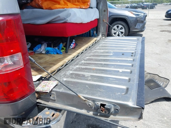 2012 Chevrolet Silverado 1500 LT with VIN 1GCRKSE71CZ222582, listed as a IAAI auction lot 42096128 with 275,037 mi miles and . Bid and sale history available at DreamBid. Image 18.