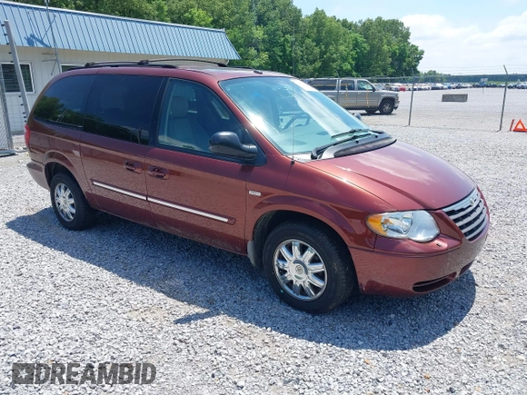 2007 Chrysler Town & Country Touring with VIN 2A4GP54L57R185569, listed as a IAAI auction lot 42152729 with 157,822 mi miles and . Bid and sale history available at DreamBid. Image 1.