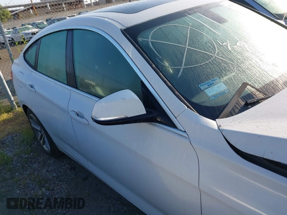 2018 BMW 3 Series 330i xDrive with VIN WBA8Z9C5XJG828406, listed as a IAAI auction lot 41236150 with 36,815 mi miles. Bid and sale history available at carsss.com. Image 13.