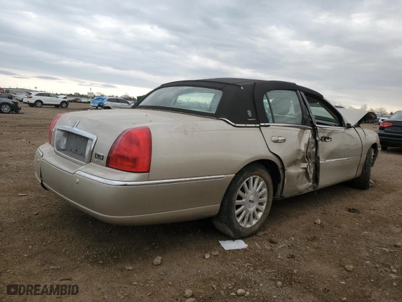 2004 Lincoln Town Car Signature with VIN 1LNHM81WX4Y606532, listed as a Copart auction lot 49666775 with 47,509 mi miles and Salvage Title. Bid and sale history available at carsss.com. Image 3.