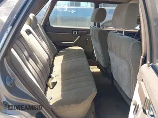 1986 Toyota Camry z VIN JT2SV16E1G0439200, wystawiony jako IAAI lot #42395141 z przebiegiem 159 698 mil mil oraz . Historia ofert i sprzedaży dostępna na DreamBid. Obrazek 8.