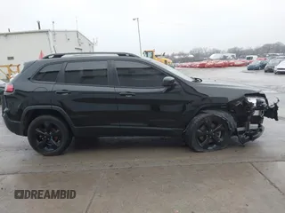 2019 Jeep Cherokee Latitude Plus z VIN 1C4PJLLB8KD396345, wystawiony jako IAAI lot #41201994 z przebiegiem 63 947 mil mil oraz . Historia ofert i sprzedaży dostępna na DreamBid. Obrazek 14.