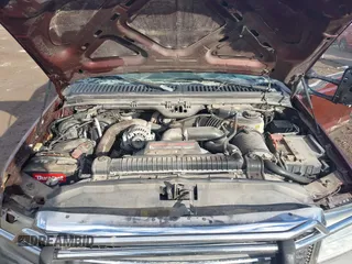 2005 Ford F-250 XL z VIN 1FTSW21P35EC94860, wystawiony jako IAAI lot #41299995 z przebiegiem 241 990 mil mil oraz . Historia ofert i sprzedaży dostępna na DreamBid. Obrazek 10.