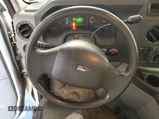 2009 Ford Econoline Cargo z VIN 1FTNE24L79DA83987, wystawiony jako IAAI lot #42484076 z przebiegiem 137 361 mil mil oraz . Historia ofert i sprzedaży dostępna na DreamBid. Obrazek 30.