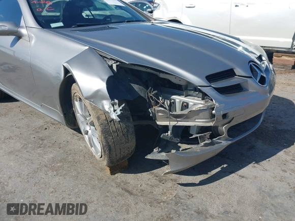 2006 Mercedes-Benz SLK 350 with VIN WDBWK56FX6F121510, listed as a IAAI auction lot 42086081 with 88,615 mi miles and . Bid and sale history available at DreamBid. Image 6.