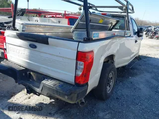 2020 Ford F-250 XL z VIN 1FTBF2A68LED11169, wystawiony jako IAAI lot #41415527 z przebiegiem 68 232 mil mil oraz . Historia ofert i sprzedaży dostępna na DreamBid. Obrazek 4.
