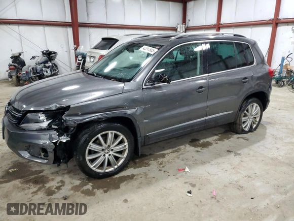 2013 Volkswagen Tiguan SE z VIN WVGBV3AX4DW055332, wystawiony jako Copart lot #42297805 z przebiegiem 109 606 mil mil oraz Szkoda całkowita • Salvage title. Historia ofert i sprzedaży dostępna na DreamBid. Obrazek 1.