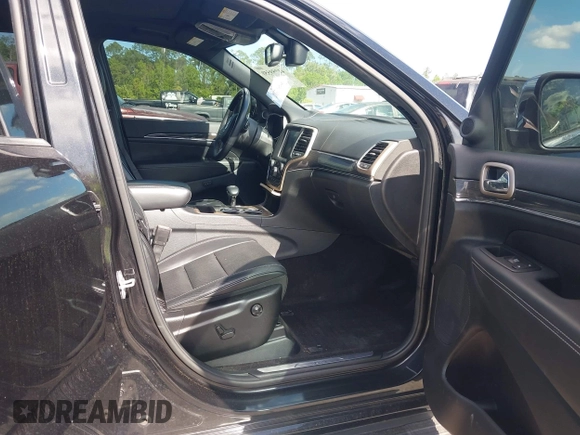 2014 Jeep Grand Cherokee Overland with VIN 1C4RJECG8EC417995, listed as a IAAI auction lot 41959550 with 155,029 mi miles. Bid and sale history available at carsss.com. Image 5.