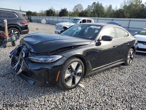 2022 BMW i4 eDrive40 with VIN WBY73AW02NFN11747, listed as a Copart auction lot 51413995 with 25,821 mi miles and Salvage Title. Bid and sale history available at carsss.com. Image 1.