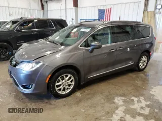 2020 Chrysler Pacifica Touring L z VIN 2C4RC1BG1LR133648, wystawiony jako Copart lot #46637725 z przebiegiem 166 490 mil mil oraz Szkoda całkowita • Salvage title. Historia ofert i sprzedaży dostępna na DreamBid. Obrazek 1.