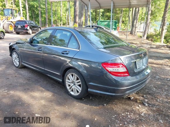 2008 Mercedes-Benz C 300 Sport z VIN WDDGF54X98F082178, wystawiony jako IAAI lot #42269975 z przebiegiem 133 659 mil mil oraz . Historia ofert i sprzedaży dostępna na DreamBid. Obrazek 3.