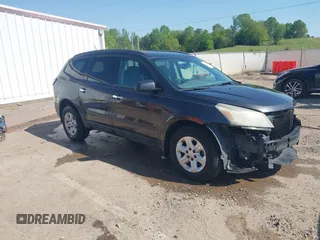2014 Chevrolet Traverse LS z VIN 1GNKRFED4EJ105677, wystawiony jako IAAI lot #42016378 z przebiegiem 189 657 mil mil oraz . Historia ofert i sprzedaży dostępna na DreamBid. Obrazek 1.