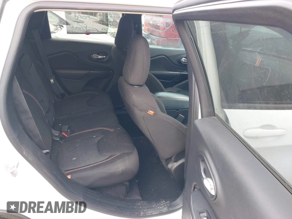 2016 Jeep Cherokee Latitude with VIN 1C4PJLCB0GW350567, listed as a IAAI auction lot 41624430 with 100,371 mi miles. Bid and sale history available at carsss.com. Image 8.