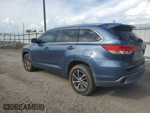 2017 Toyota Highlander XLE with VIN 5TDKZRFH4HS215440, listed as a Copart auction lot 61373345 with 171,924 mi miles and Clean title. Bid and sale history available at DreamBid. Image 2.