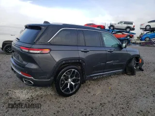 2022 Jeep Grand Cherokee Summit Reserve with VIN 1C4RJHEG8N8637493, listed as a Copart auction lot 43548675 with 37,629 mi miles and Salvage title. Bid and sale history available at DreamBid. Image 3.