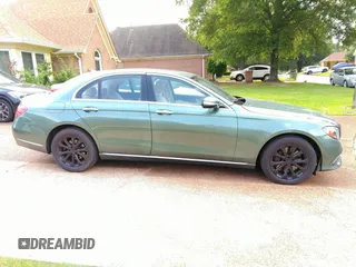 2017 Mercedes-Benz E 300 Luxury with VIN WDDZF4KB5HA102997, listed as a IAAI auction lot 42437956 with 48,368 mi miles and . Bid and sale history available at DreamBid. Image 13.