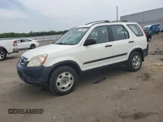 2006 Honda CR-V LX z VIN SHSRD78506U413141, wystawiony jako Copart lot #57334615 z przebiegiem 150 921 mil mil oraz Szkody całkowita. Historia ofert i sprzedaży dostępna na DreamBid. Obrazek 1.