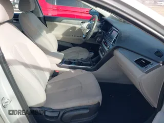 2019 Hyundai Sonata SE with VIN 5NPE24AF9KH771640, listed as a IAAI auction lot 41886677 with 151,909 mi miles and . Bid and sale history available at carsss.com. Image 5.
