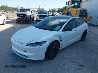 2025 Tesla Model 3 Long Range с VIN 5YJ3E1EA2SF988439, выставлен на аукционе IAAI как лот 42258606 с пробегом 3 566 миль миль и . История ставок и продаж доступна на DreamBid. Изображение 2.