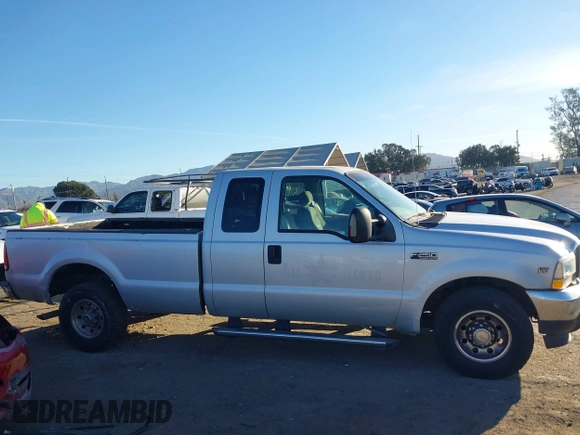 2004 Ford Super Duty F-250 XL with VIN 1FTNX20S04EB40010, listed as a IAAI auction lot 41376342 with 276,771 mi miles. Bid and sale history available at carsss.com. Image 12.