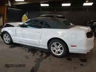 2014 Ford Mustang V6 with VIN 1ZVBP8EM4E5267406, listed as a IAAI auction lot 41752563 with 84,823 mi miles. Bid and sale history available at carsss.com. Image 3.