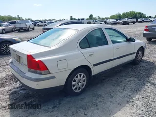 2002 Volvo S60 z VIN YV1RS61R822103797, wystawiony jako IAAI lot #42048945 z przebiegiem 148 447 mil mil oraz . Historia ofert i sprzedaży dostępna na DreamBid. Obrazek 4.
