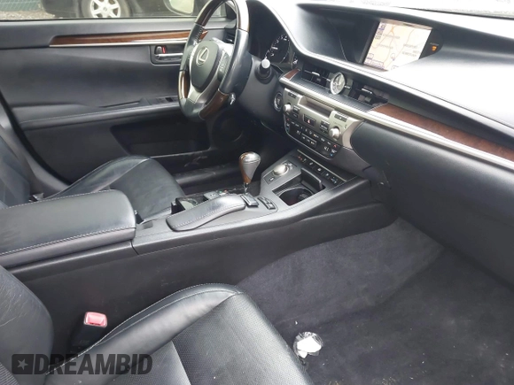 2013 Lexus ES 4dr Sdn with VIN JTHBK1GG0D2074698, listed as a IAAI auction lot 42049070 with 117,036 mi miles. Bid and sale history available at carsss.com. Image 5.