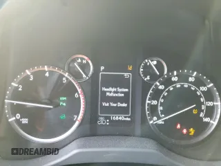 2023 Lexus GX 460 Luxury z VIN JTJGM7BX6P5350328, wystawiony jako Copart lot #84423404 z przebiegiem 16 840 mil mil oraz Nie do naprawy • Non repairable. Historia ofert i sprzedaży dostępna na DreamBid. Obrazek 9.