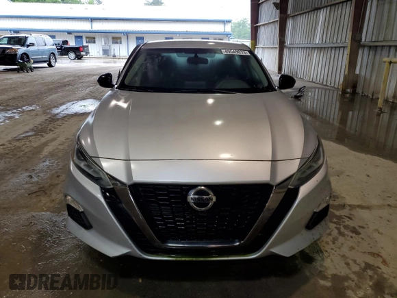 2019 Nissan Altima SR with VIN 1N4BL4CV0KC197015, listed as a Copart auction lot 49549033 with 52,631 mi miles and Salvage Title. Bid and sale history available at DreamBid. Image 5.