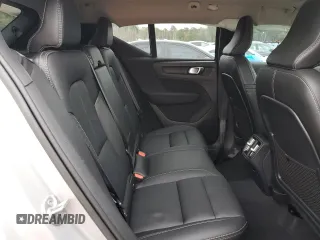 2023 Volvo XC40 Ultimate Dark Theme z VIN YV4L12UX2P2098537, wystawiony jako Copart lot #82546974 z przebiegiem 5 477 mil mil oraz Szkoda całkowita • Salvage title. Historia ofert i sprzedaży dostępna na DreamBid. Obrazek 11.
