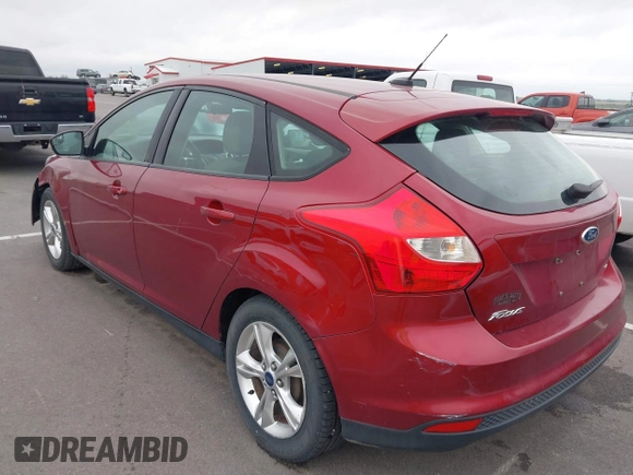 2014 Ford Focus SE z VIN 1FADP3K26EL326345, wystawiony jako IAAI lot #42292956 z przebiegiem 121 369 mil mil oraz . Historia ofert i sprzedaży dostępna na DreamBid. Obrazek 3.