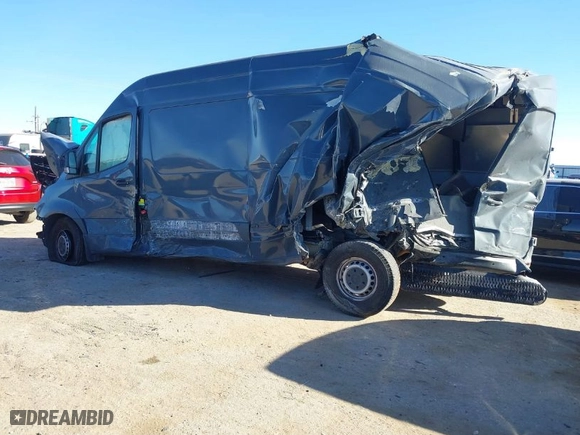 2019 Mercedes-Benz Sprinter Cargo Van with VIN WD4PF1CD4KP128193, listed as a IAAI auction lot 41150385 with 100,817 mi miles. Bid and sale history available at carsss.com. Image 3.
