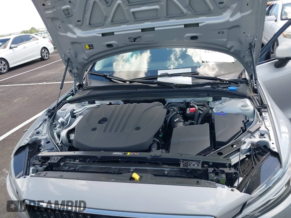 2025 Volvo V60 Plus z VIN YV4L12WK3S2148033, wystawiony jako IAAI lot #42389242 z przebiegiem 1 471 mil mil oraz . Historia ofert i sprzedaży dostępna na DreamBid. Obrazek 10.