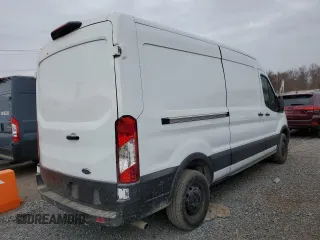 2022 Ford Transit Cargo with VIN 1FTBR1C87NKA66546, listed as a Copart auction lot 81451244 with 31,261 mi miles and Salvage Title. Bid and sale history available at DreamBid. Image 3.